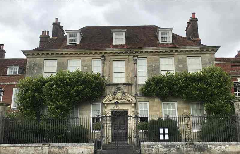 The Queen Anne style facade.